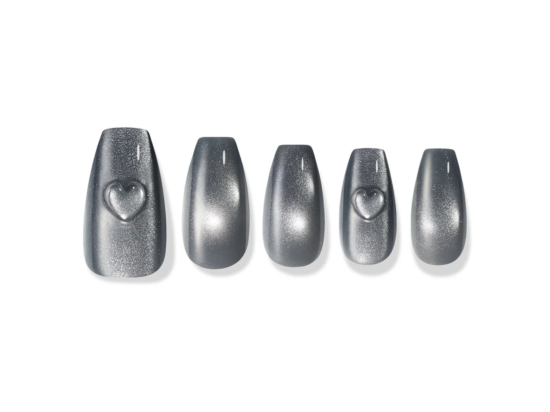 きらめくシルバーグレーのネイルチップ