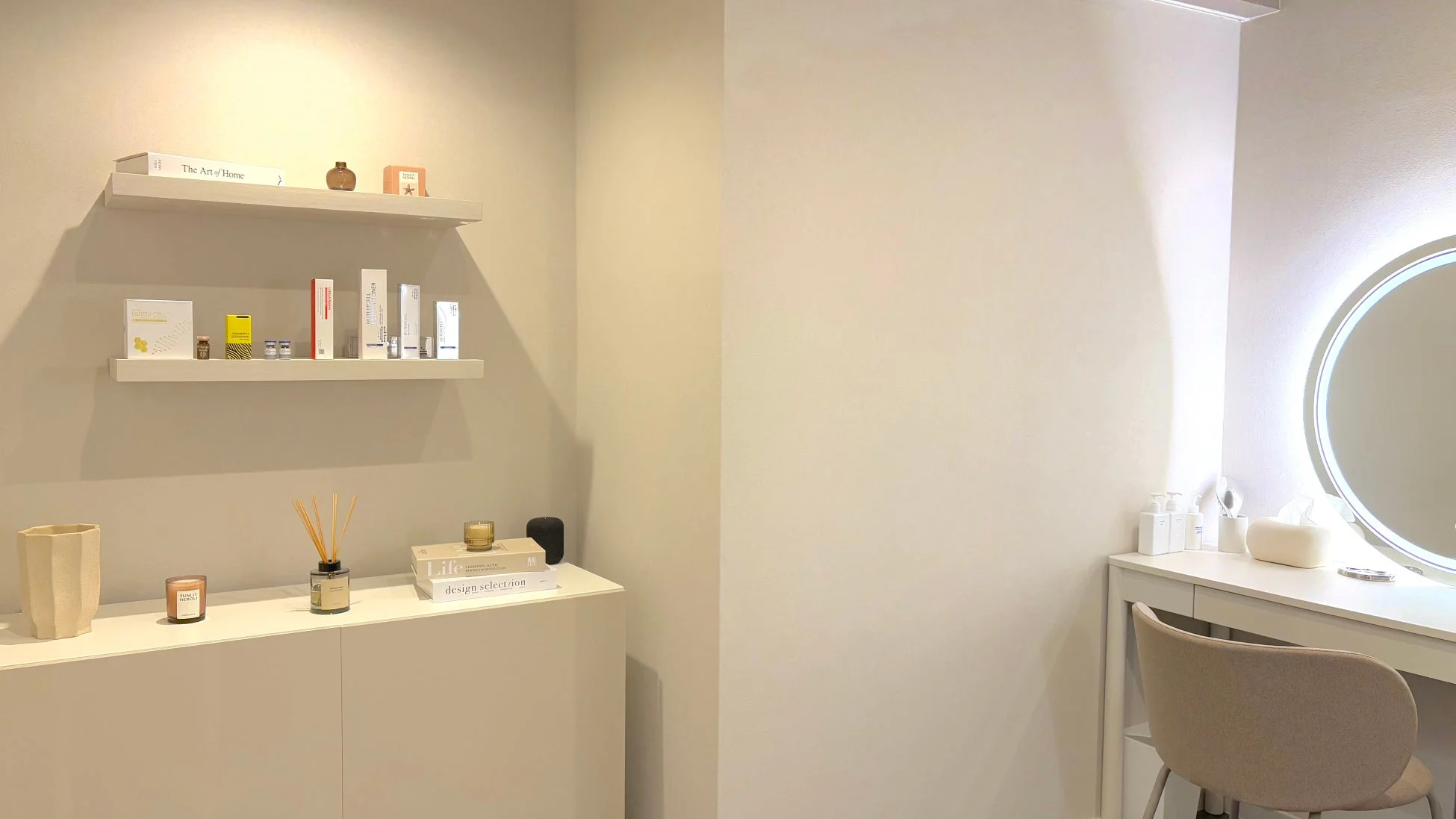 S:RA サロン内観