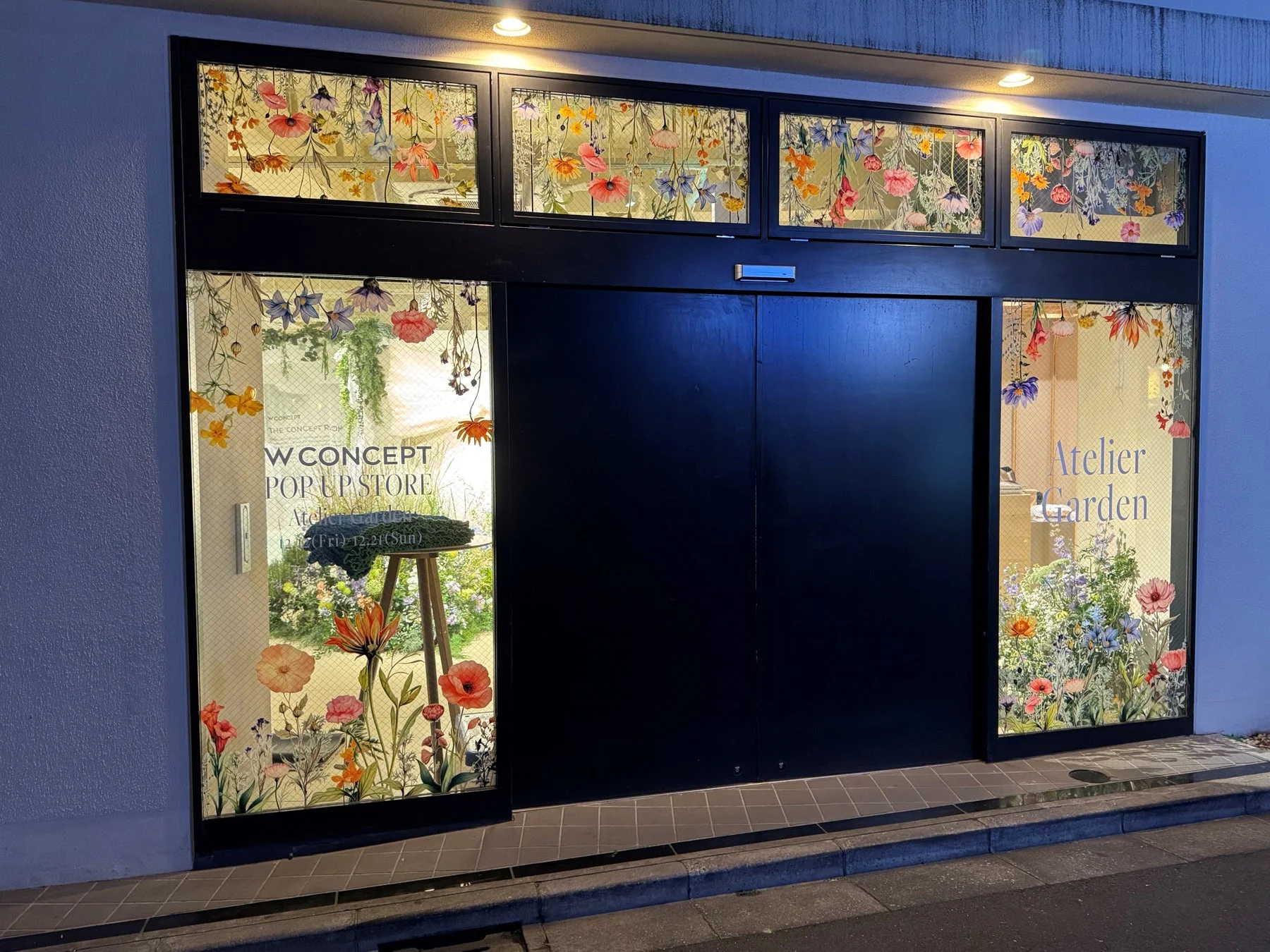 夜のポップアップストア外観