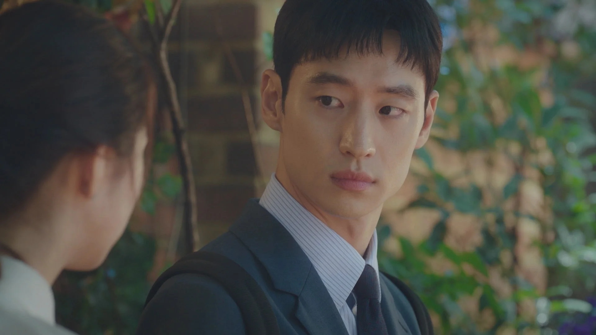 輝く星のターミナル 男性