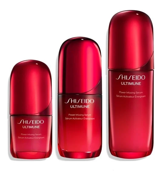 資生堂の赤い「アルティミューン パワライジング コンセントレート」美容液が3つの異なるサイズで並べられています。