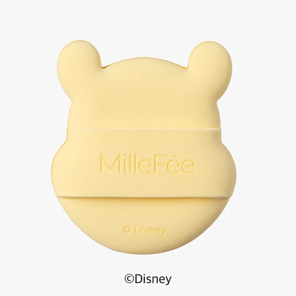 くまのプーさんの形のリキッドパフ