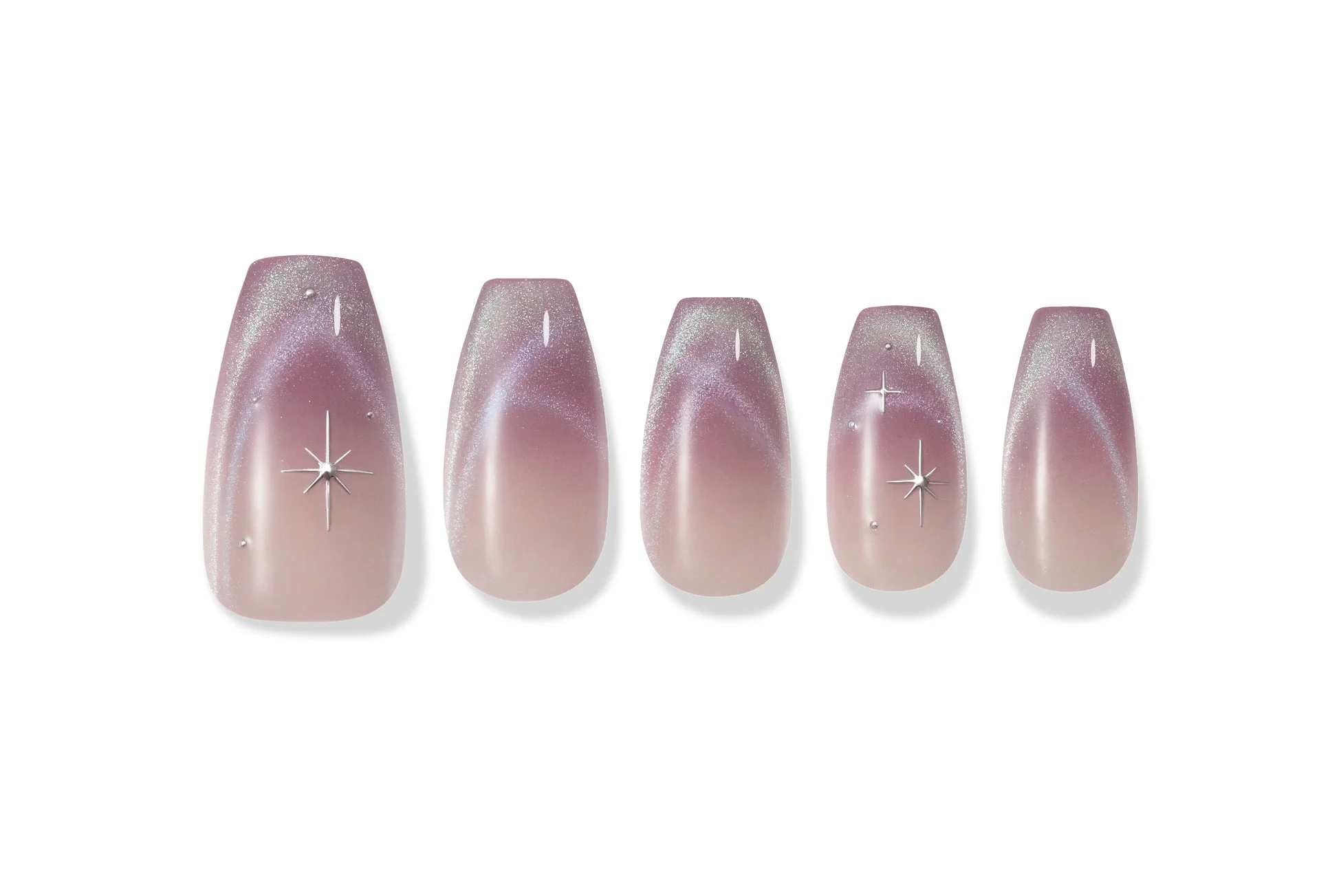 淡いピンクからパープルへのグラデーションが美しいマグネットネイルのつけ爪