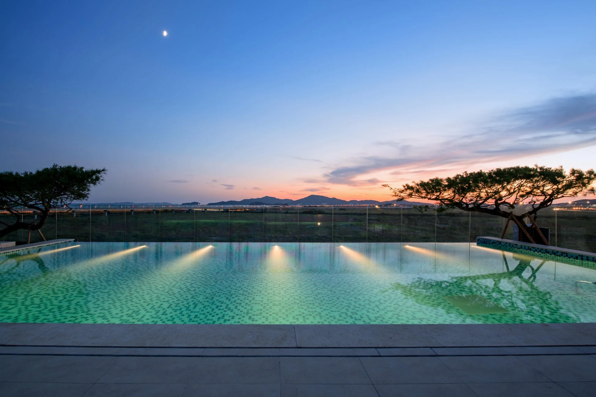 パラダイスシティのインフィニティプール