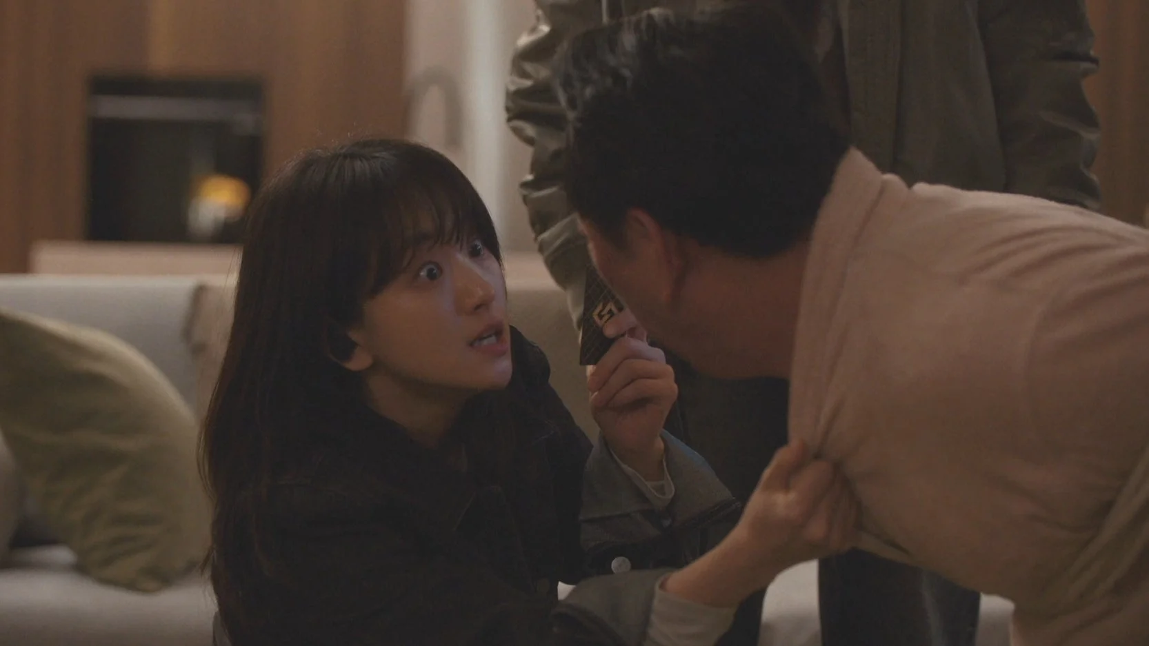 緊迫したシーン